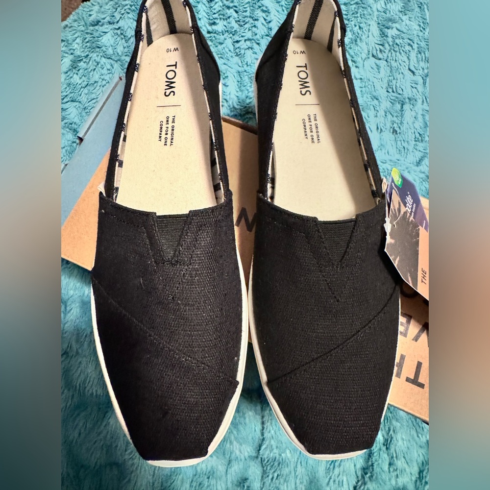 Toms “the Venus Collection” women’s size 10 NWT